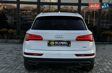 Позашляховик / Кросовер Audi Q5 2017 в Львові