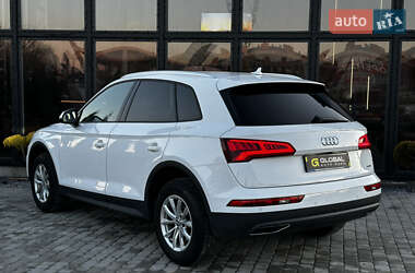 Позашляховик / Кросовер Audi Q5 2017 в Львові
