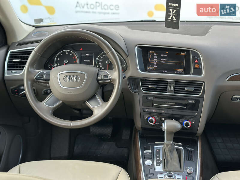 Позашляховик / Кросовер Audi Q5 2015 в Луцьку