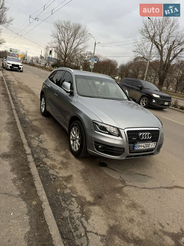 Внедорожник / Кроссовер Audi Q5 2010 в Одессе