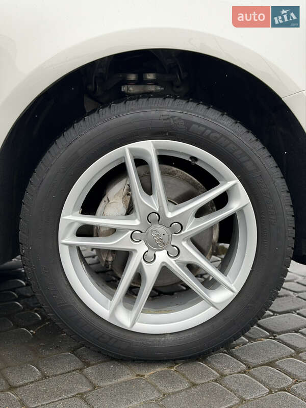 Позашляховик / Кросовер Audi Q5 2015 в Івано-Франківську