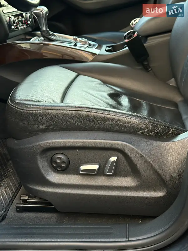 Audi Q5 2016 VIN WA1L2AFP8HA016657 фото оголошення 44 з 103