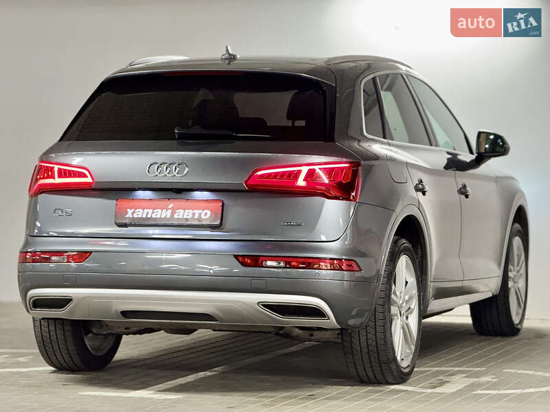 Позашляховик / Кросовер Audi Q5 2020 в Києві