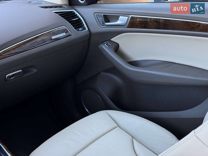 Внедорожник / Кроссовер Audi Q5 2015 в Ровно