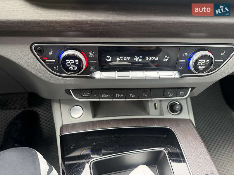 Внедорожник / Кроссовер Audi Q5 2021 в Киеве