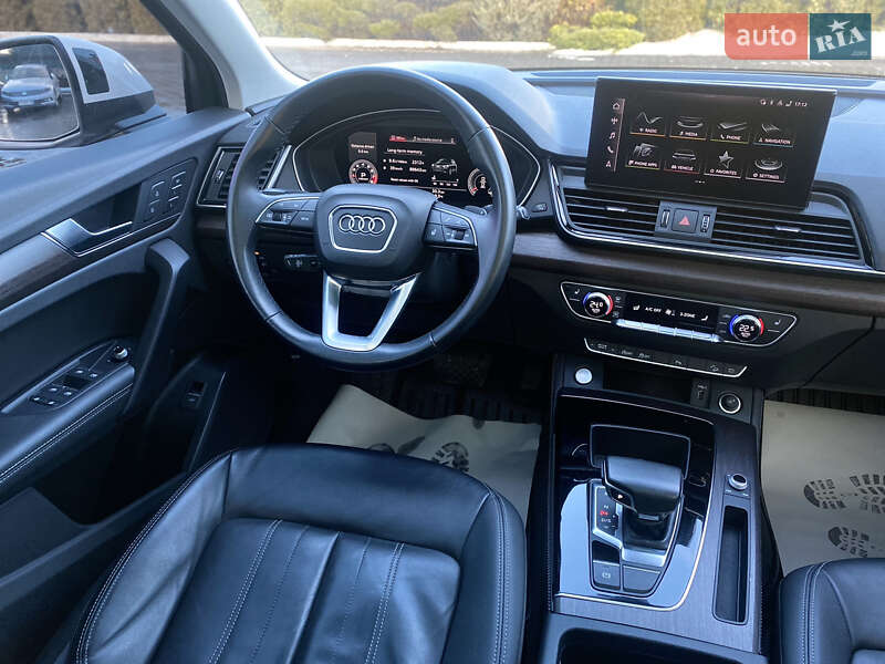 Внедорожник / Кроссовер Audi Q5 2021 в Луцке