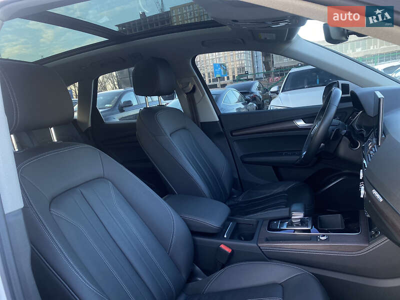 Внедорожник / Кроссовер Audi Q5 2021 в Луцке