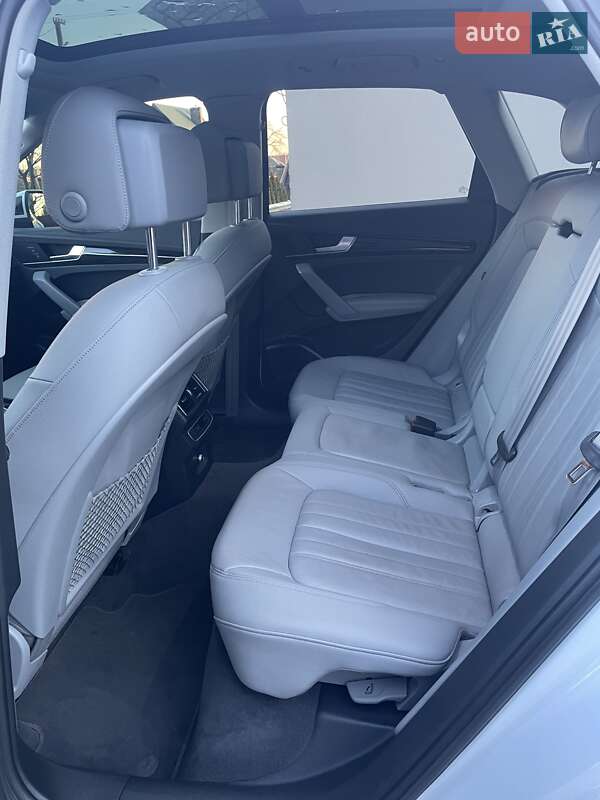 Позашляховик / Кросовер Audi Q5 2017 в Львові фото 28 Позашляховик / Кросовер Audi Q5 2017 в Львові