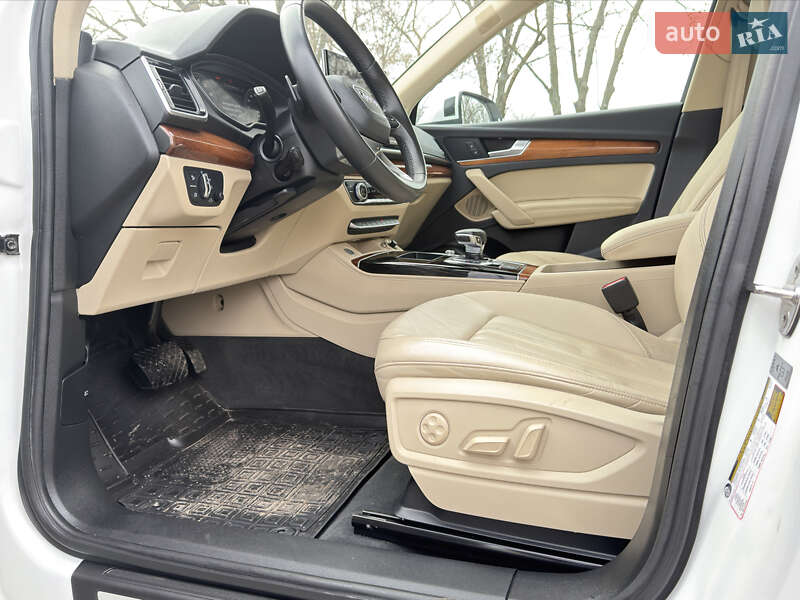 Позашляховик / Кросовер Audi Q5 2023 в Кам'янському