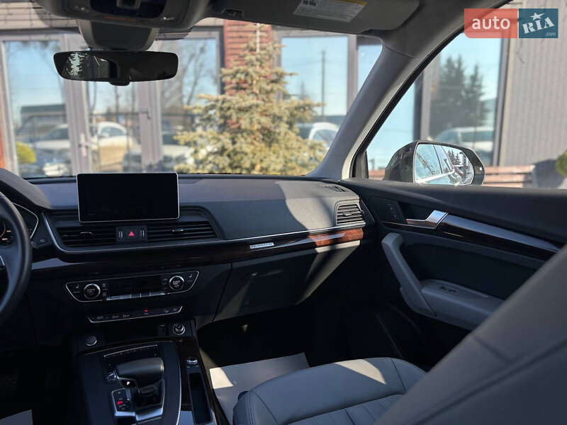 Позашляховик / Кросовер Audi Q5 2018 в Львові