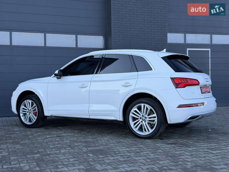 Позашляховик / Кросовер Audi Q5 2018 в Луцьку