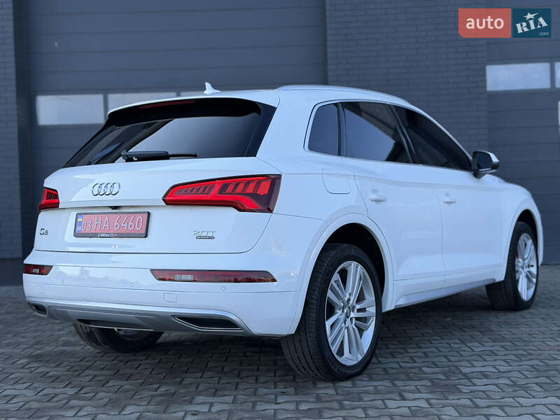 Позашляховик / Кросовер Audi Q5 2018 в Луцьку