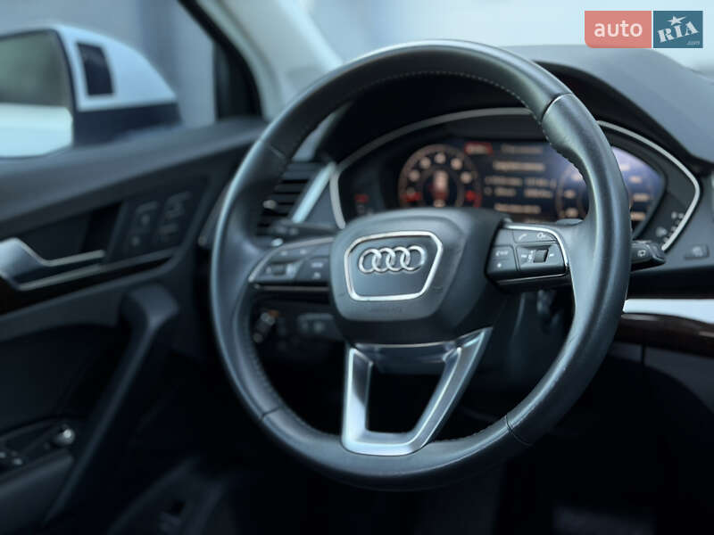 Позашляховик / Кросовер Audi Q5 2018 в Луцьку