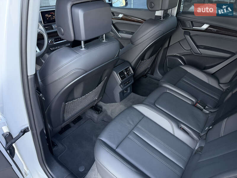 Позашляховик / Кросовер Audi Q5 2018 в Луцьку