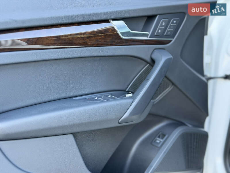 Позашляховик / Кросовер Audi Q5 2018 в Луцьку