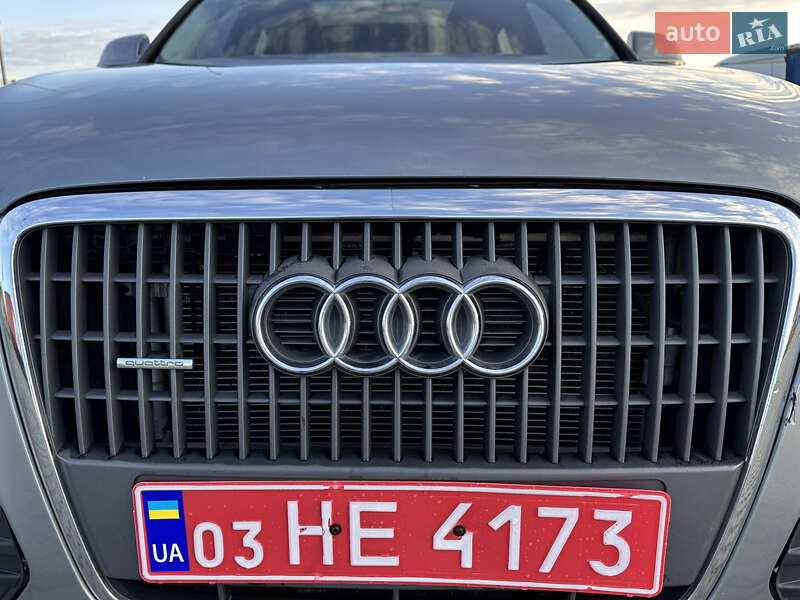 Позашляховик / Кросовер Audi Q5 2011 в Луцьку