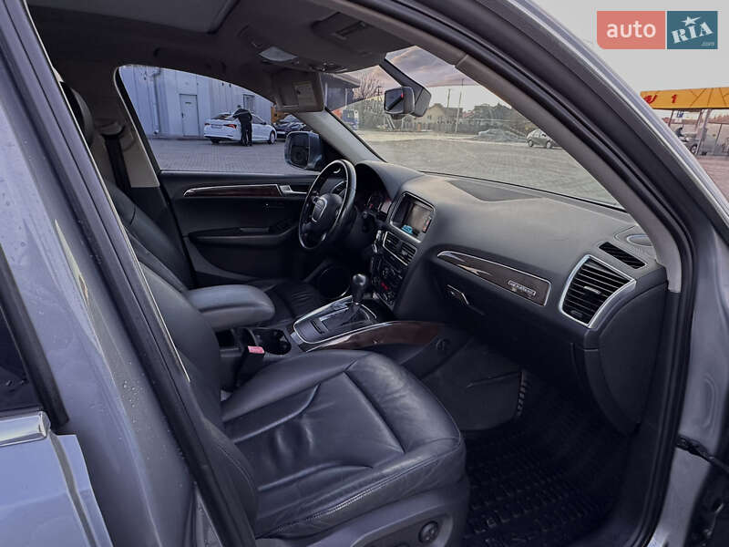 Позашляховик / Кросовер Audi Q5 2011 в Луцьку