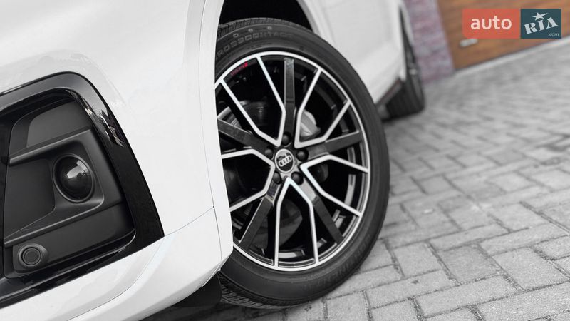 Позашляховик / Кросовер Audi Q5 2022 в Рівному