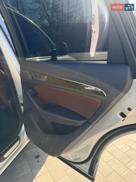 Внедорожник / Кроссовер Audi Q5 2015 в Ужгороде