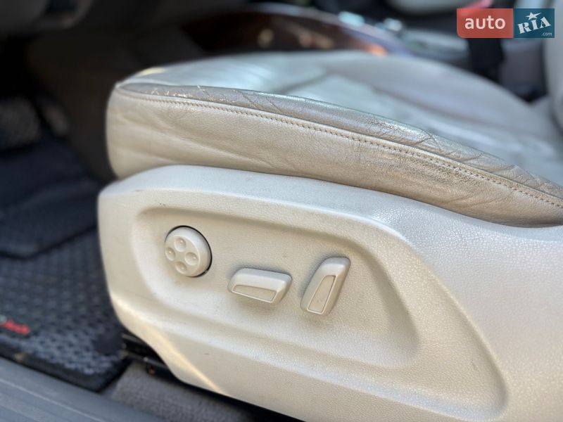 Позашляховик / Кросовер Audi Q5 2011 в Чернівцях