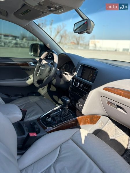 Позашляховик / Кросовер Audi Q5 2011 в Чернівцях