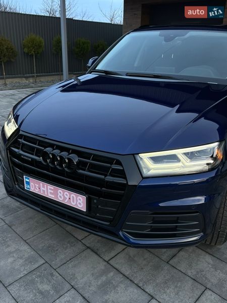 Внедорожник / Кроссовер Audi Q5 2017 в Нововолынске