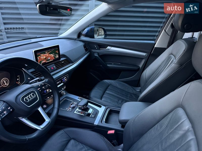 Внедорожник / Кроссовер Audi Q5 2017 в Нововолынске