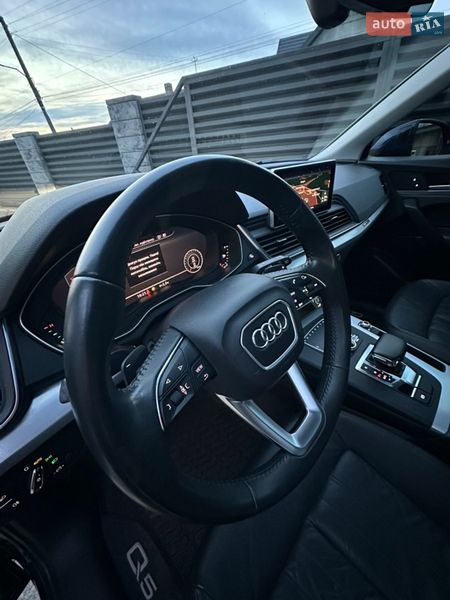 Внедорожник / Кроссовер Audi Q5 2017 в Нововолынске