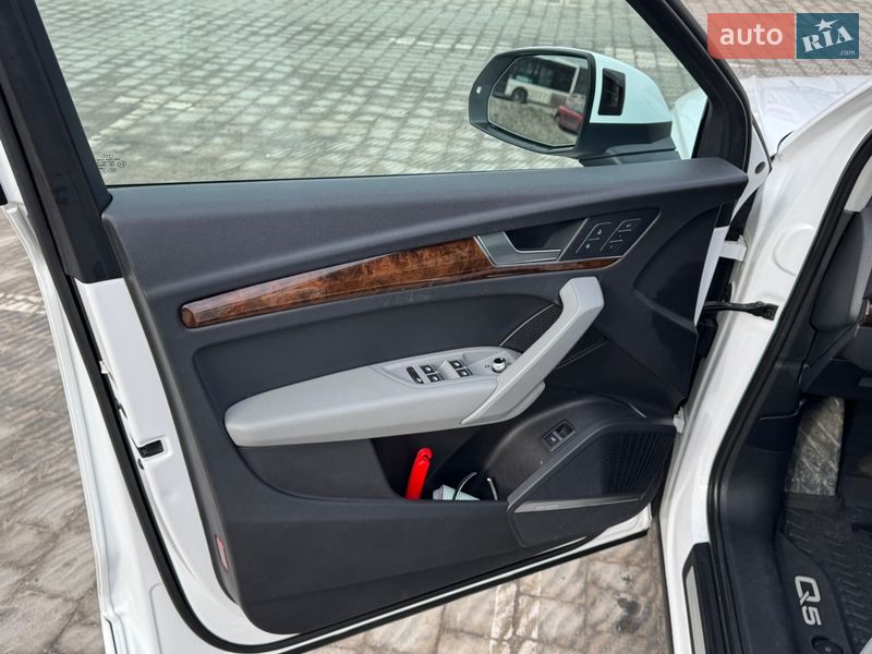 Внедорожник / Кроссовер Audi Q5 2017 в Львове