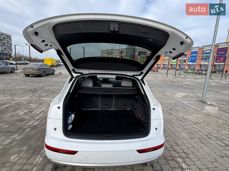 Внедорожник / Кроссовер Audi Q5 2017 в Львове