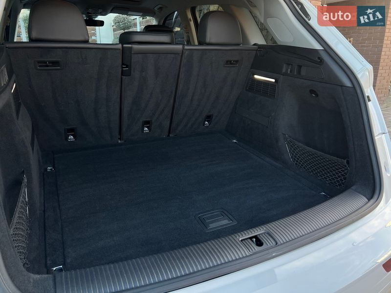 Позашляховик / Кросовер Audi Q5 2018 в Стрию