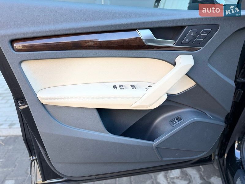 Позашляховик / Кросовер Audi Q5 2019 в Києві