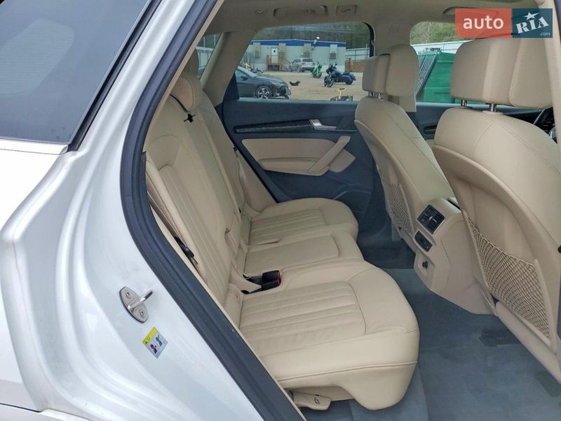 Внедорожник / Кроссовер Audi Q5 2018 в Ровно