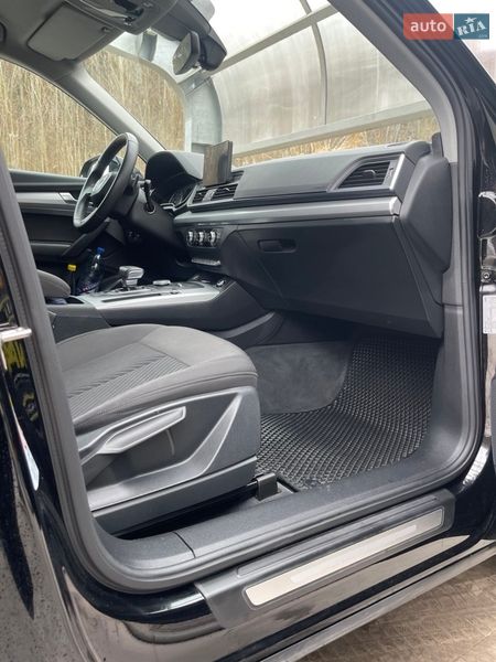 Внедорожник / Кроссовер Audi Q5 2020 в Киеве