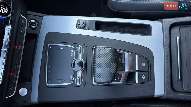 Внедорожник / Кроссовер Audi Q5 2019 в Киеве