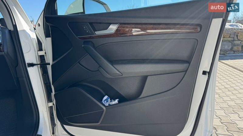Позашляховик / Кросовер Audi Q5 2017 в Івано-Франківську