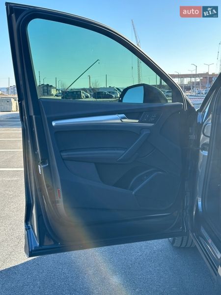 Позашляховик / Кросовер Audi Q5 2020 в Рівному