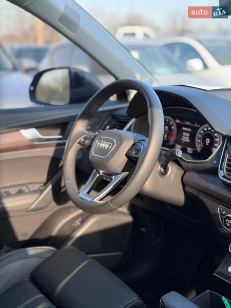 Позашляховик / Кросовер Audi Q5 2023 в Івано-Франківську