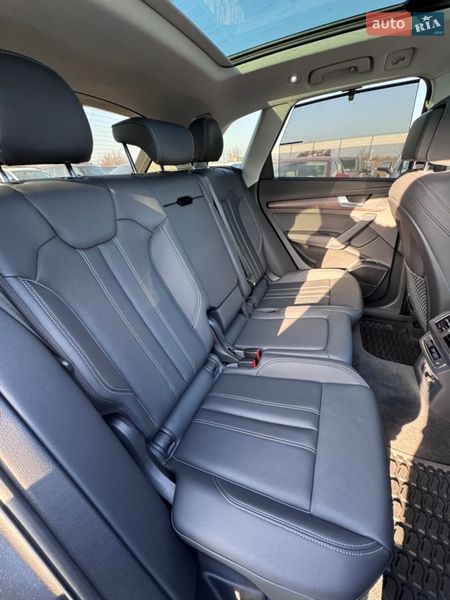 Позашляховик / Кросовер Audi Q5 2023 в Івано-Франківську