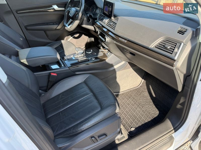 Позашляховик / Кросовер Audi Q5 2017 в Стрию фото 50 Позашляховик / Кросовер Audi Q5 2017 в Стрию