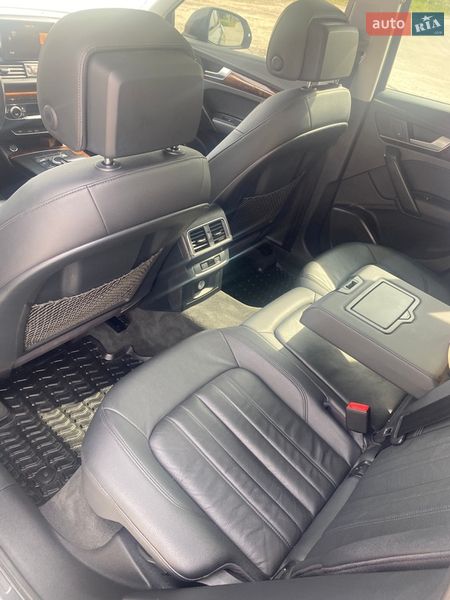 Внедорожник / Кроссовер Audi Q5 2017 в Пустомытах