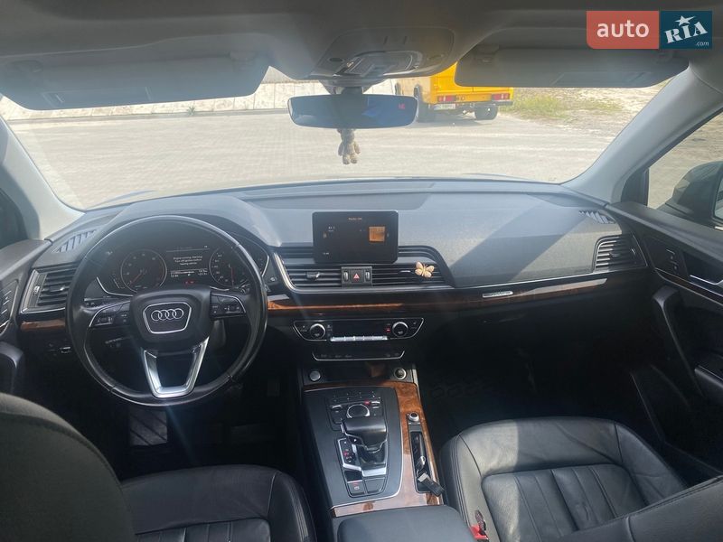 Внедорожник / Кроссовер Audi Q5 2017 в Пустомытах