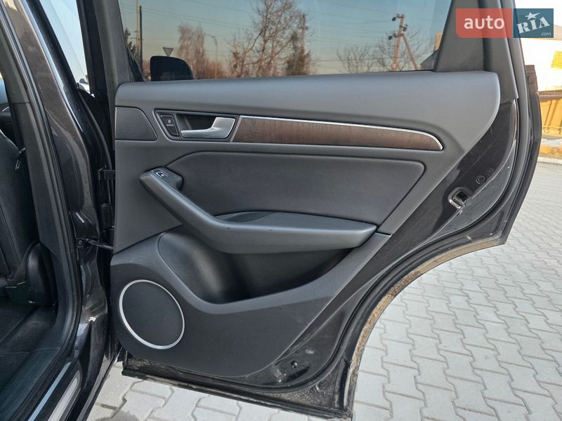 Внедорожник / Кроссовер Audi Q5 2015 в Гусятине