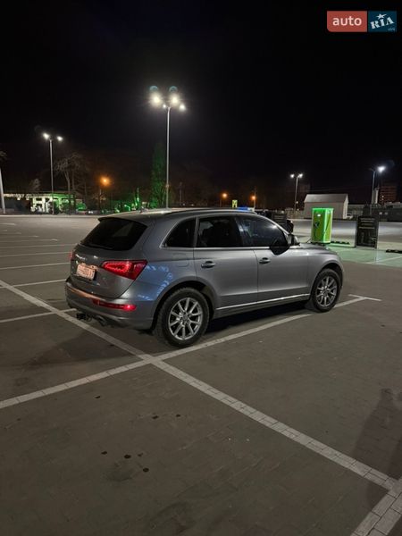 Внедорожник / Кроссовер Audi Q5 2010 в Одессе