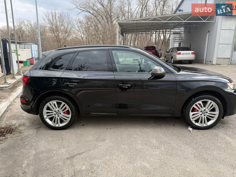 Позашляховик / Кросовер Audi Q5 2021 в Чернігові