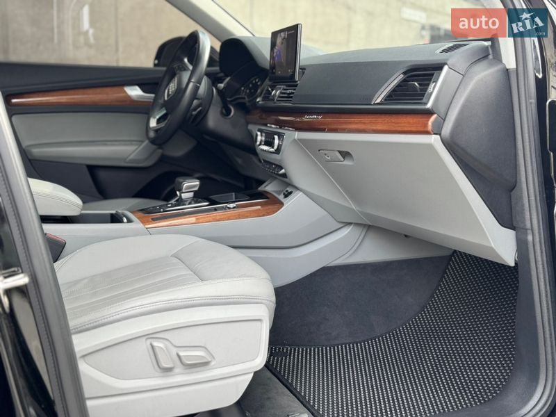 Внедорожник / Кроссовер Audi Q5 2022 в Львове