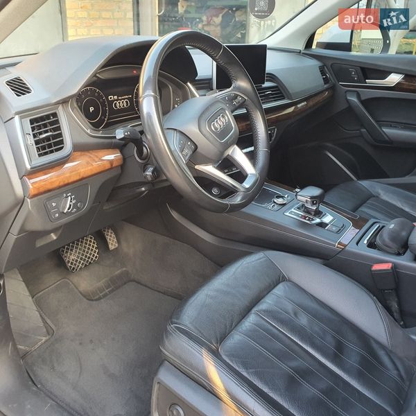 Позашляховик / Кросовер Audi Q5 2017 в Луцьку