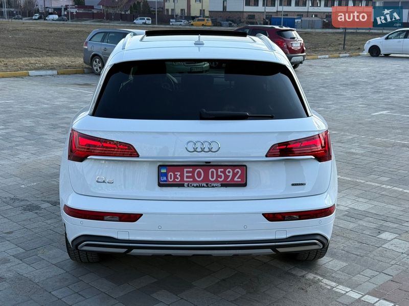 Внедорожник / Кроссовер Audi Q5 2021 в Киеве