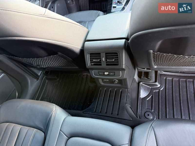 Внедорожник / Кроссовер Audi Q5 2021 в Киеве