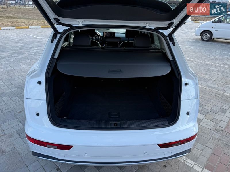 Внедорожник / Кроссовер Audi Q5 2021 в Киеве